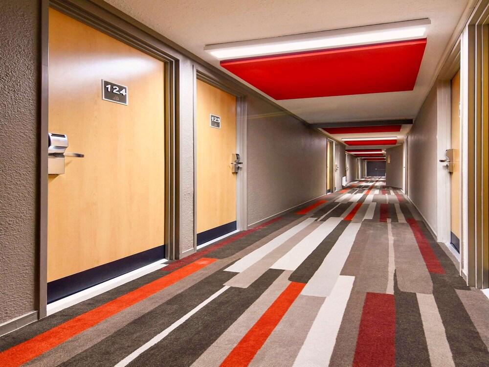 ibis Brest Kergaradec Hotell Exteriör bild